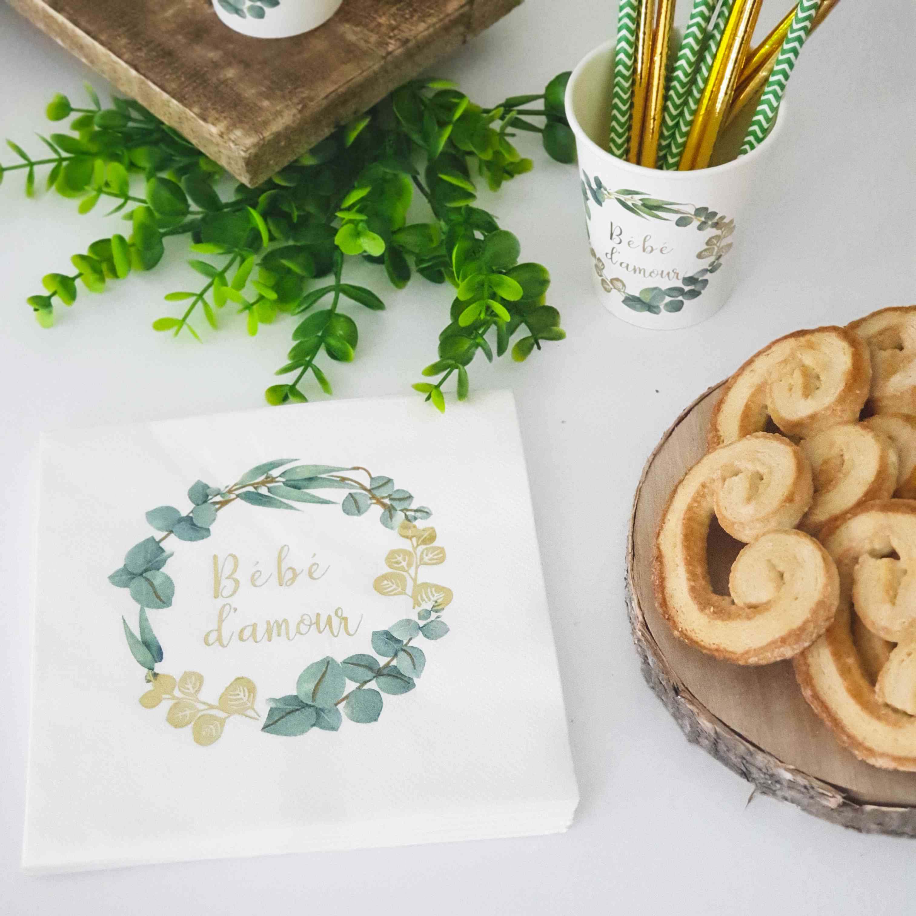 Astuce déco pour les caissettes en bois : ne mettez jamais une décoration plate sur le bas d'une caissette